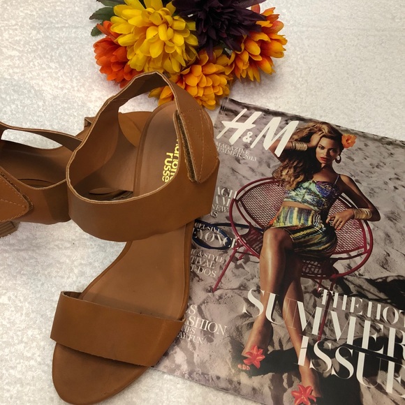 Ankle Strap Dress sandal 🚫 S O L D - Picture 2 of 3